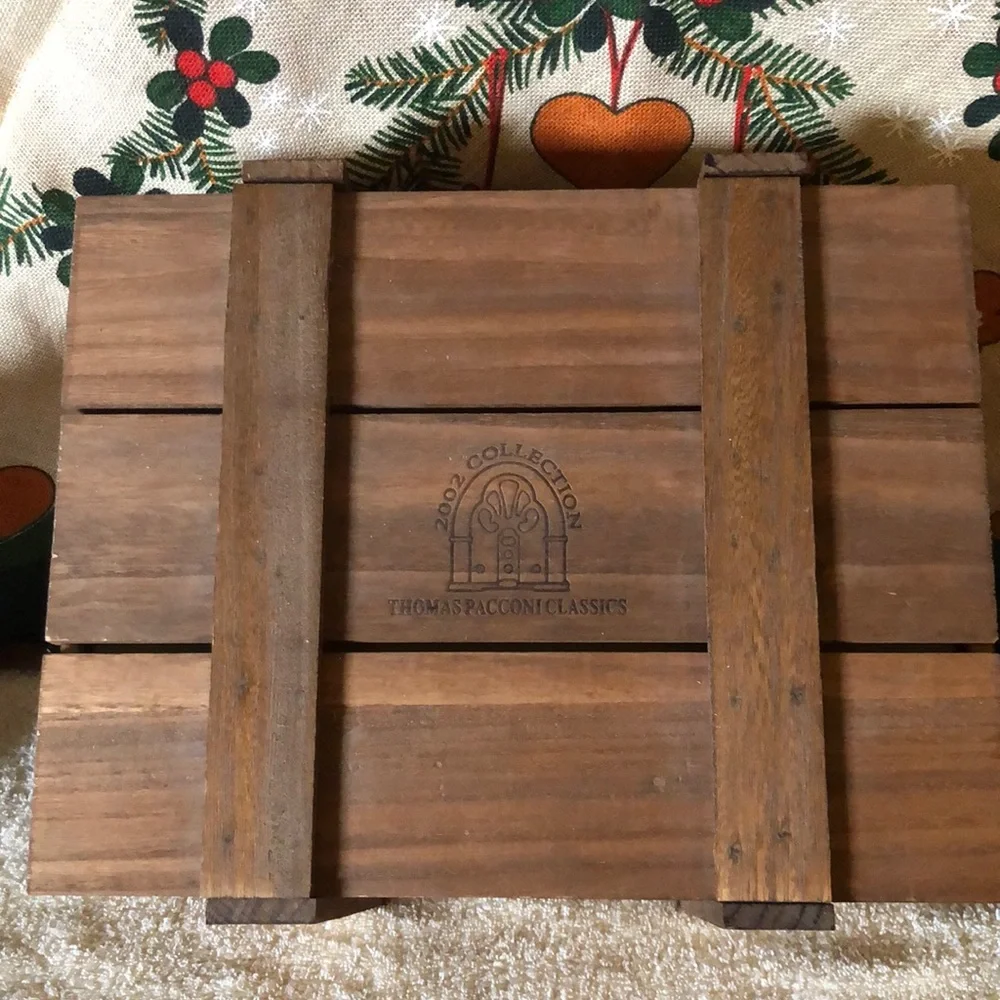 Thomas Pacconi Santa's from Around The World Ornaments with Crate - Picture 16 of 16